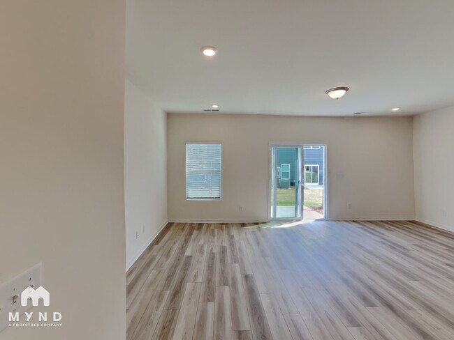 Building Photo - 7123 Bentz St