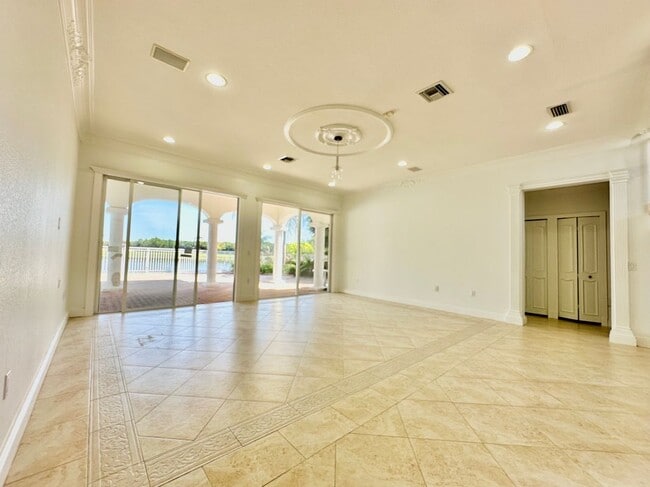 Building Photo - 5023 NW 94th Pl