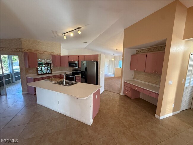 Building Photo - 132 Dania Cir