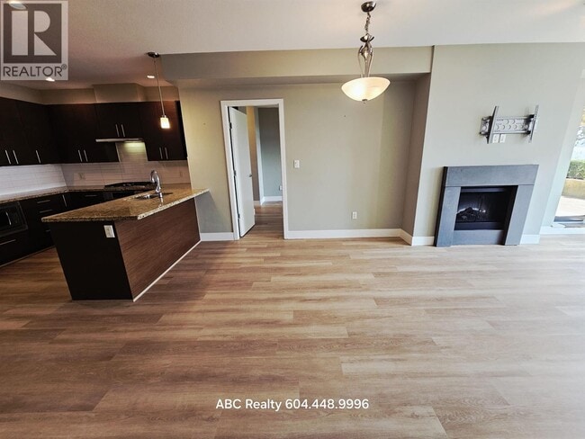 Building Photo - 14300-14300 Riverport Way