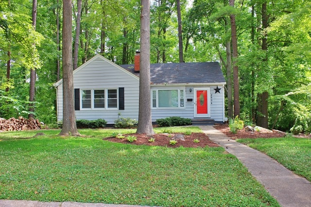 Primary Photo - 3 bedroom home with basement near Downtown...