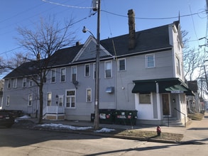 Building Photo - 1000 E Locust St