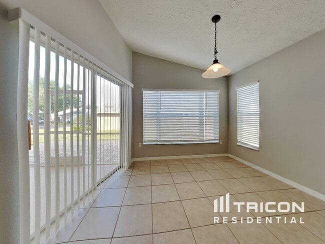 Building Photo - 7956 Floradora Dr