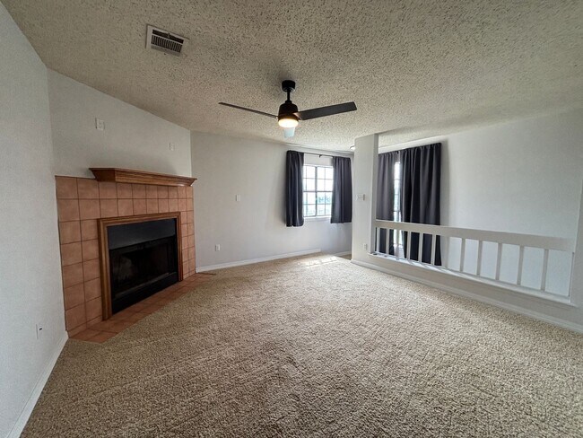 Building Photo - TOWNHOME IN NORTH BOSSIER