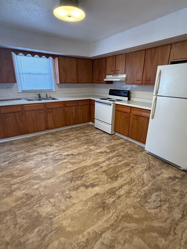 Foto del edificio - 101-103 N Redwood Ln