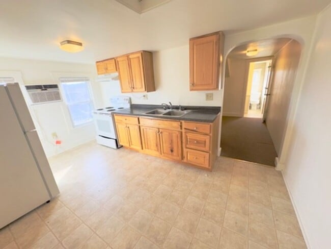 Charming studio apartment for rent! - All utilities included except Electric - 1121-A Shenandoah st. - Charming studio apartment for rent! - All utilities included except Electric - 1121-A Shenandoah st.