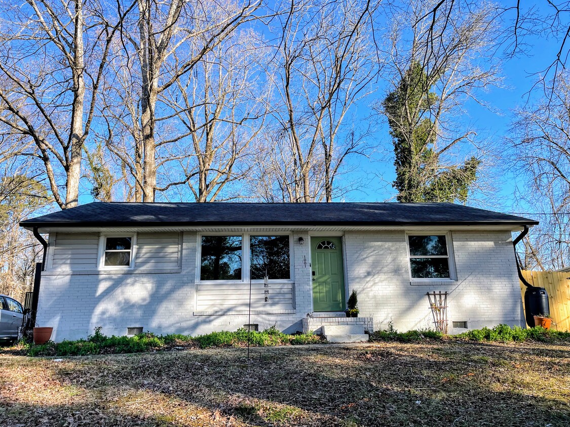 Primary Photo - 1001 Belmont Dr