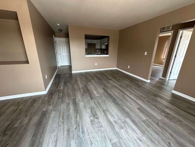 Foto del edificio - 2579 Union Lake Rd