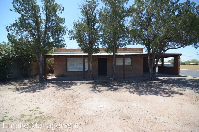 Building Photo - 3 br, 2 bath House - 802 E. Seneca St