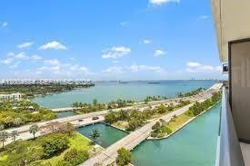 Foto del edificio - 601 NE 36th St