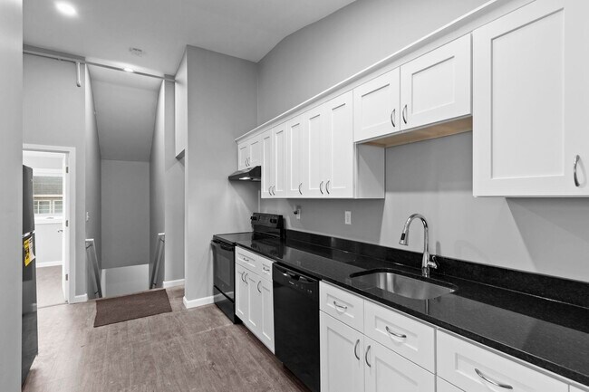 Building Photo - 9 Monarch Way