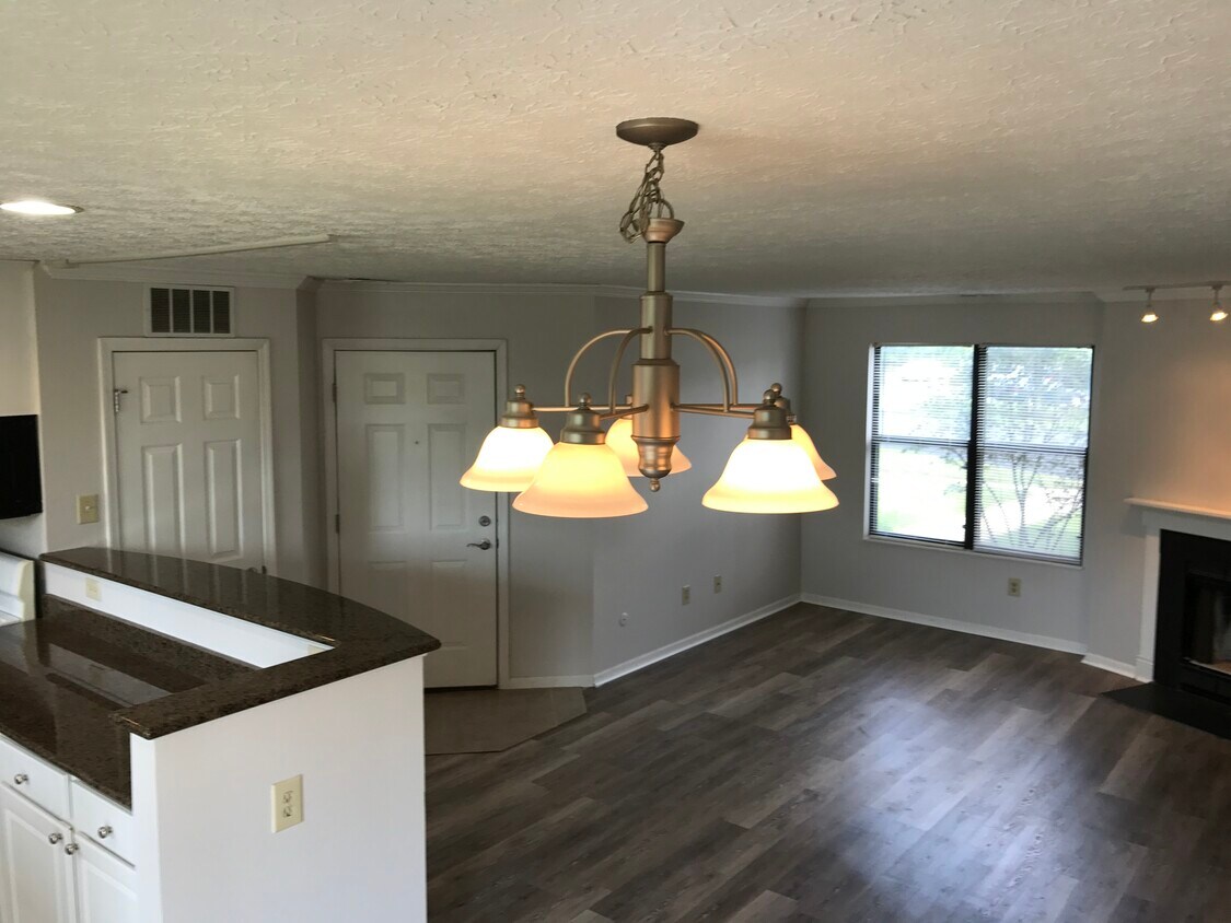 Primary Photo - 2727 Greystone Dr