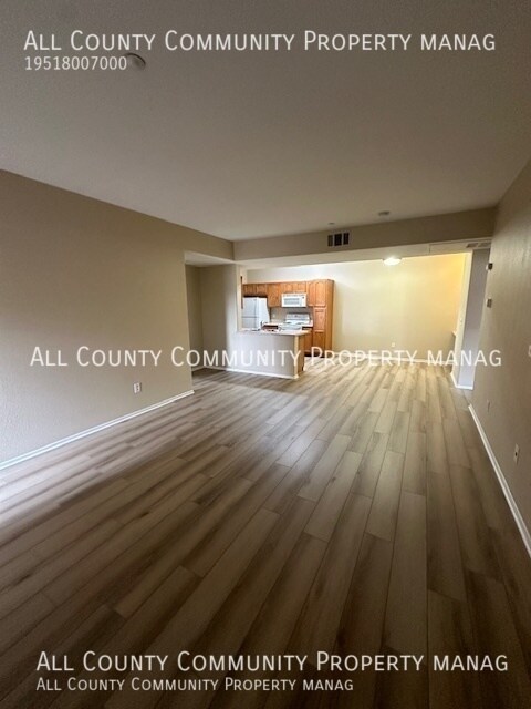 Foto del edificio - 41410 Juniper St