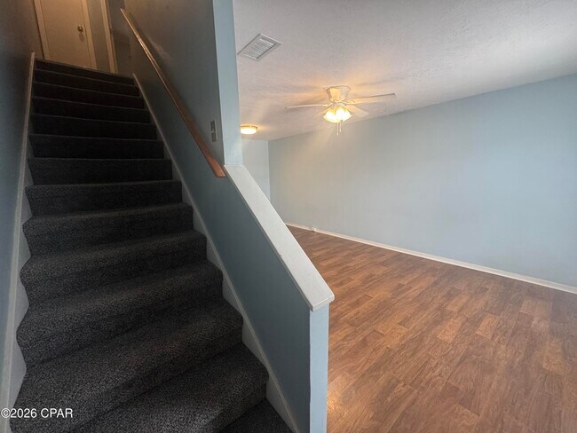 Foto del edificio - 314 E 1st Ct