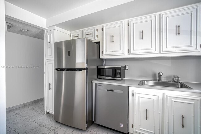 Foto del edificio - 601 Three Islands Boulevard