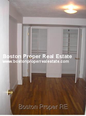 Foto del edificio - 45 Westland Ave