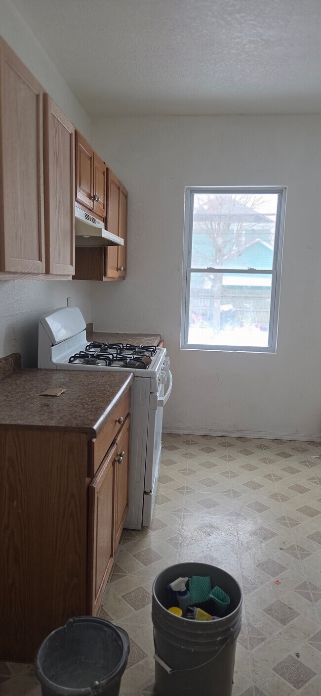 Foto del edificio - 1912 Mead St