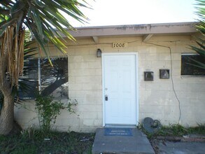 Building Photo - 1008 W Fesler St