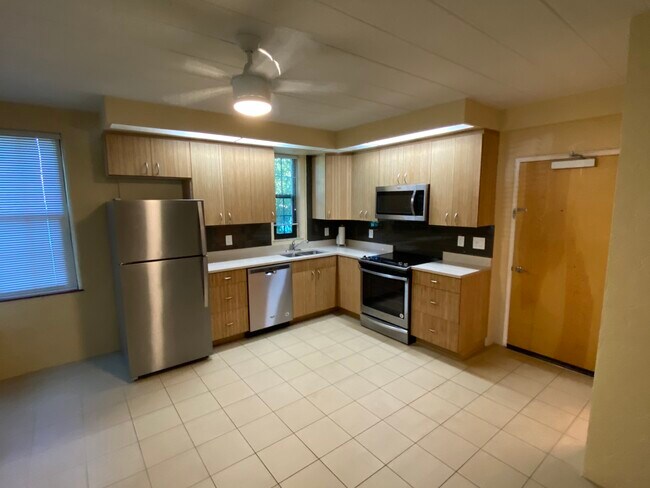 2HAB, cocina - Prince Gregor Apartments