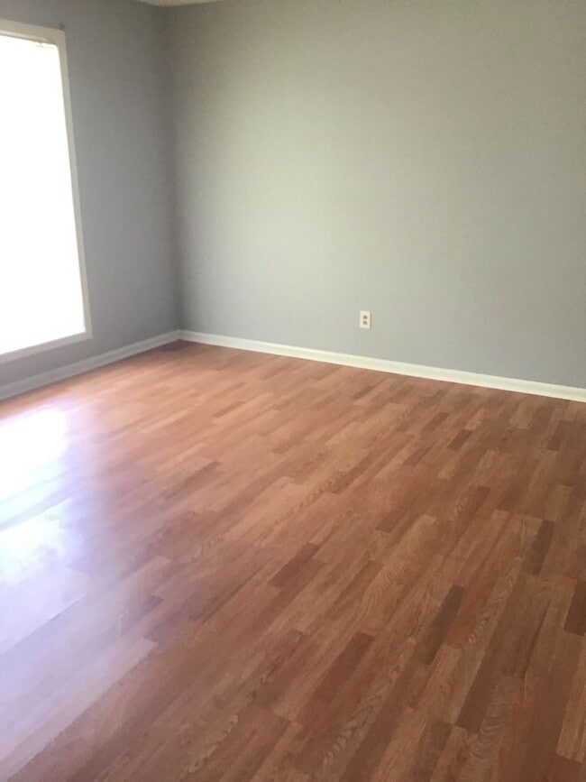 Building Photo - Move-In Ready 3-Bedroom Home in the Heart ...