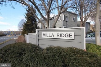 Building Photo - 1956 Villaridge Dr