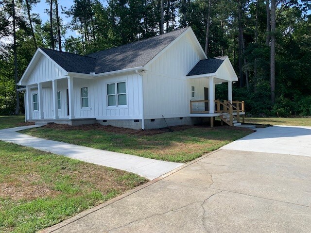 Foto principal - 665 Herrington Bend Rd NW