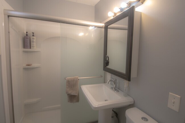 Main Floor Bathroom - 1100 15th Ave SE