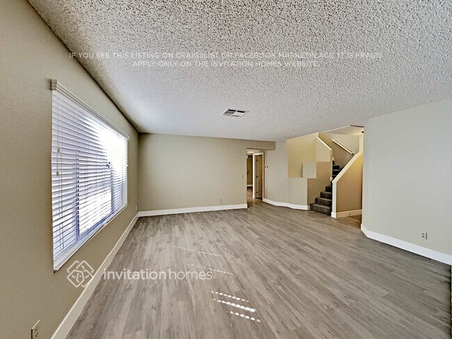Foto del edificio - 1401 Lucia Dr