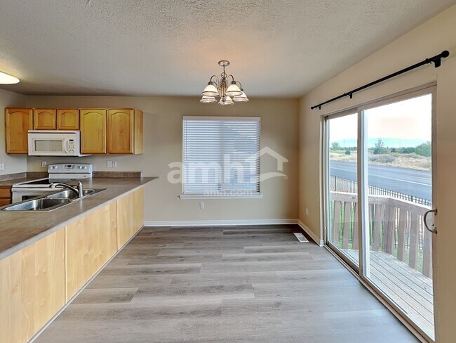 Foto del edificio - 10567 Sugarloaf Dr