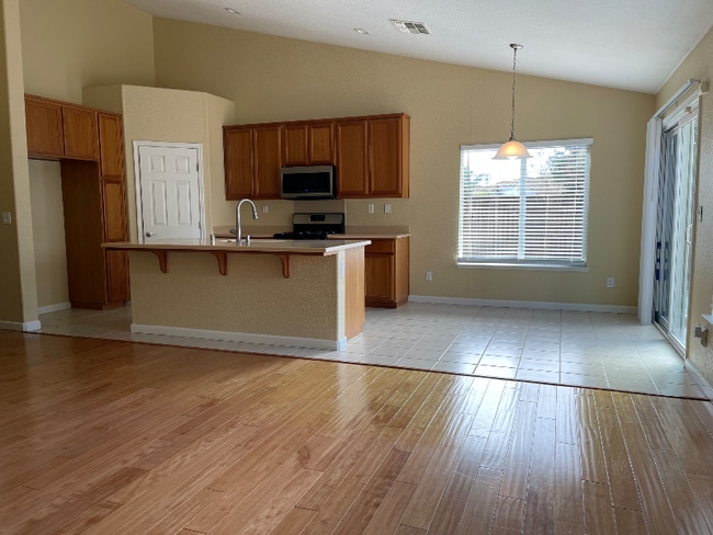 Building Photo - 1610 Bello Dr