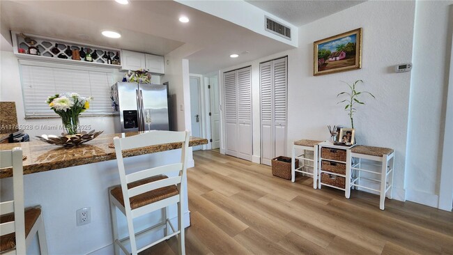 Foto del edificio - 7900 Tatum Waterway Dr