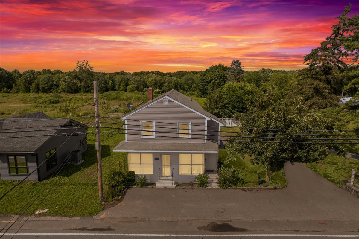 Foto principal - 1550 Fall River Ave