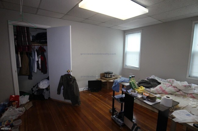 Foto del edificio - 3 br, 1 bath  - 803 Boylston Street #BS