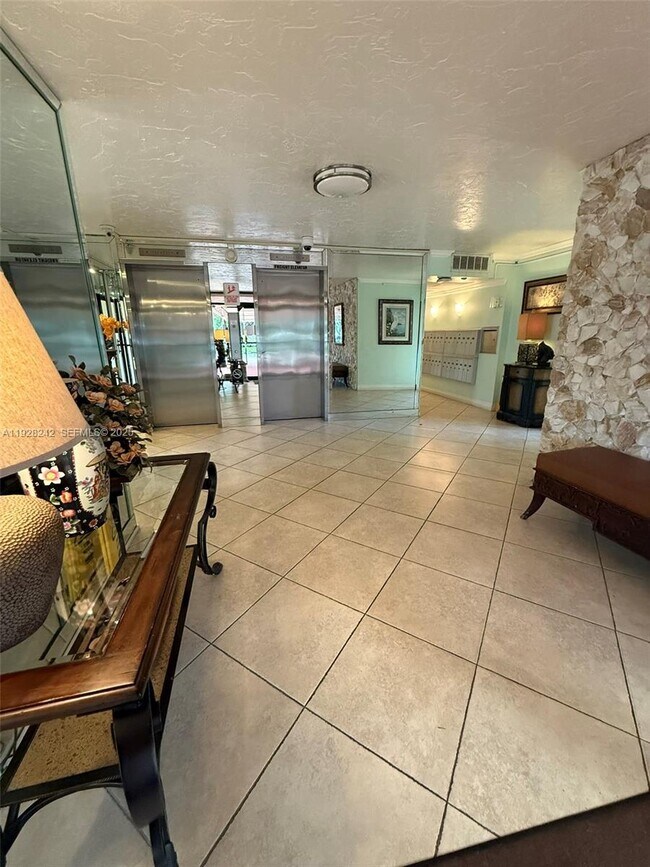 Foto del edificio - 3091 N Course Dr