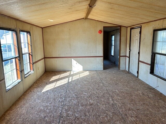 Building Photo - 2 bed/1 bath handyman!!