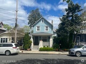 Building Photo - 141 Embury Ave