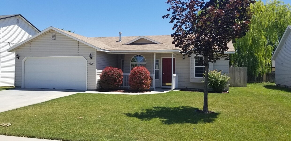 Primary Photo - 3 Bedroom in Caldwell
