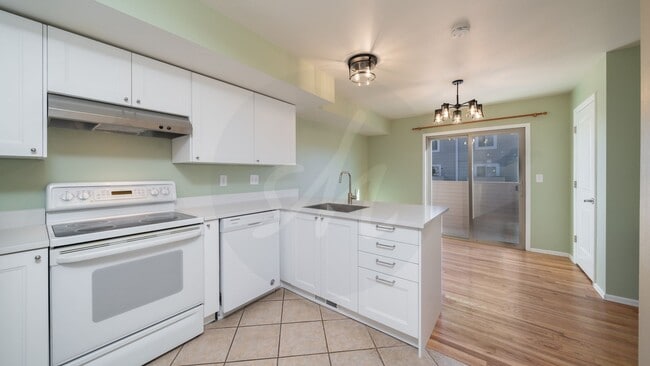 Photo - Cute Updated Townhome Near the Powers Corr...