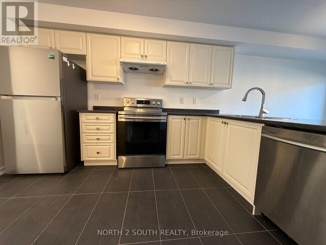 Building Photo - 6 Bradshaw Dr