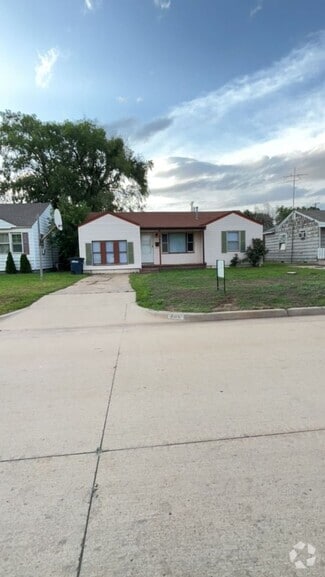 Building Photo - 350 E Cottonwood Ave