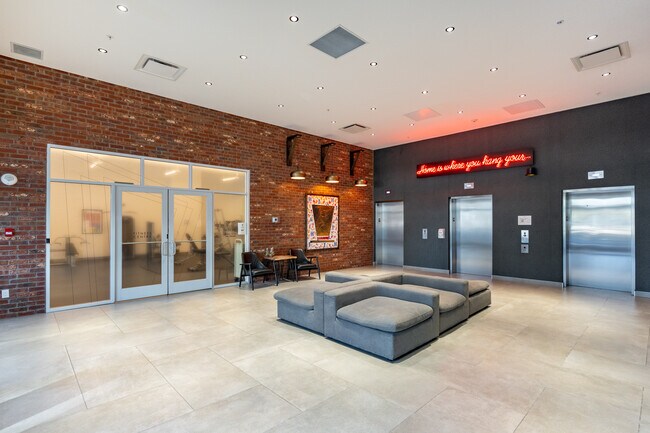 Photo du bâtiment - The Hat at East Village