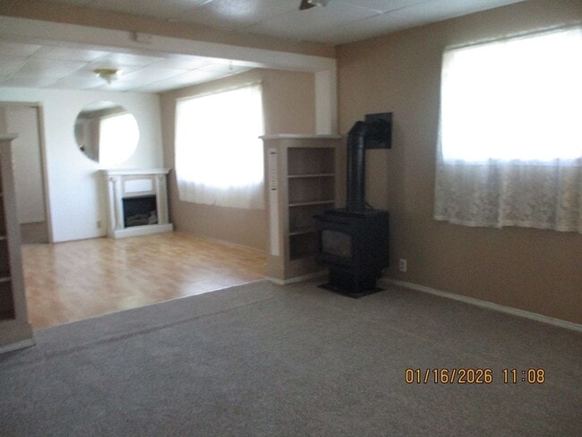 Building Photo - 2215 Simpson Ave