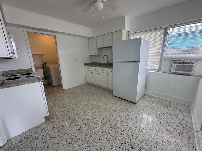 Foto del edificio - 1426 N J St