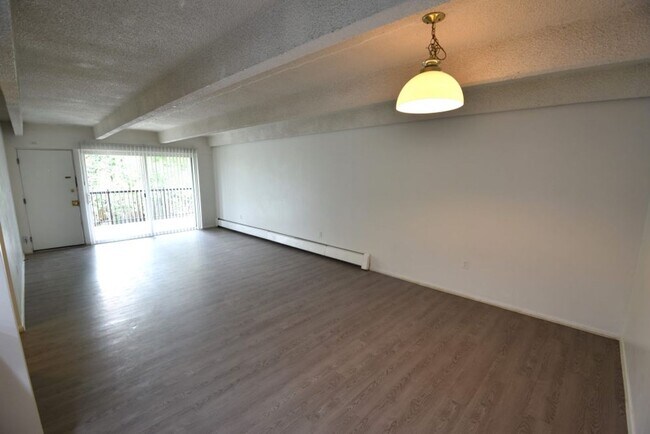 Foto del edificio - 1 Bedroom Apartment Available Now!