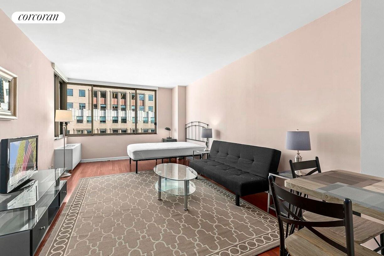 Primary Photo - 350 W 50th St