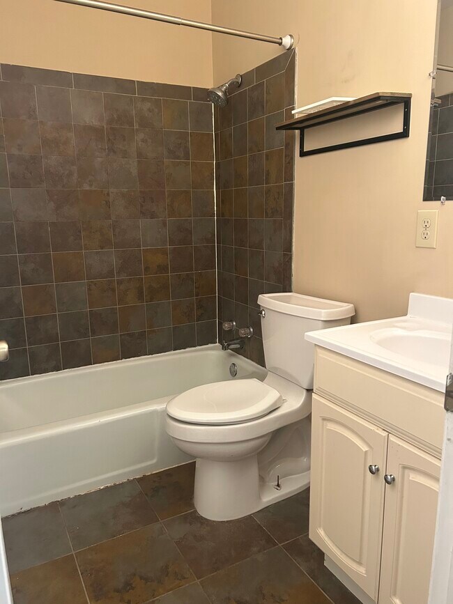 Foto del edificio - 10923 Dahlia St NW