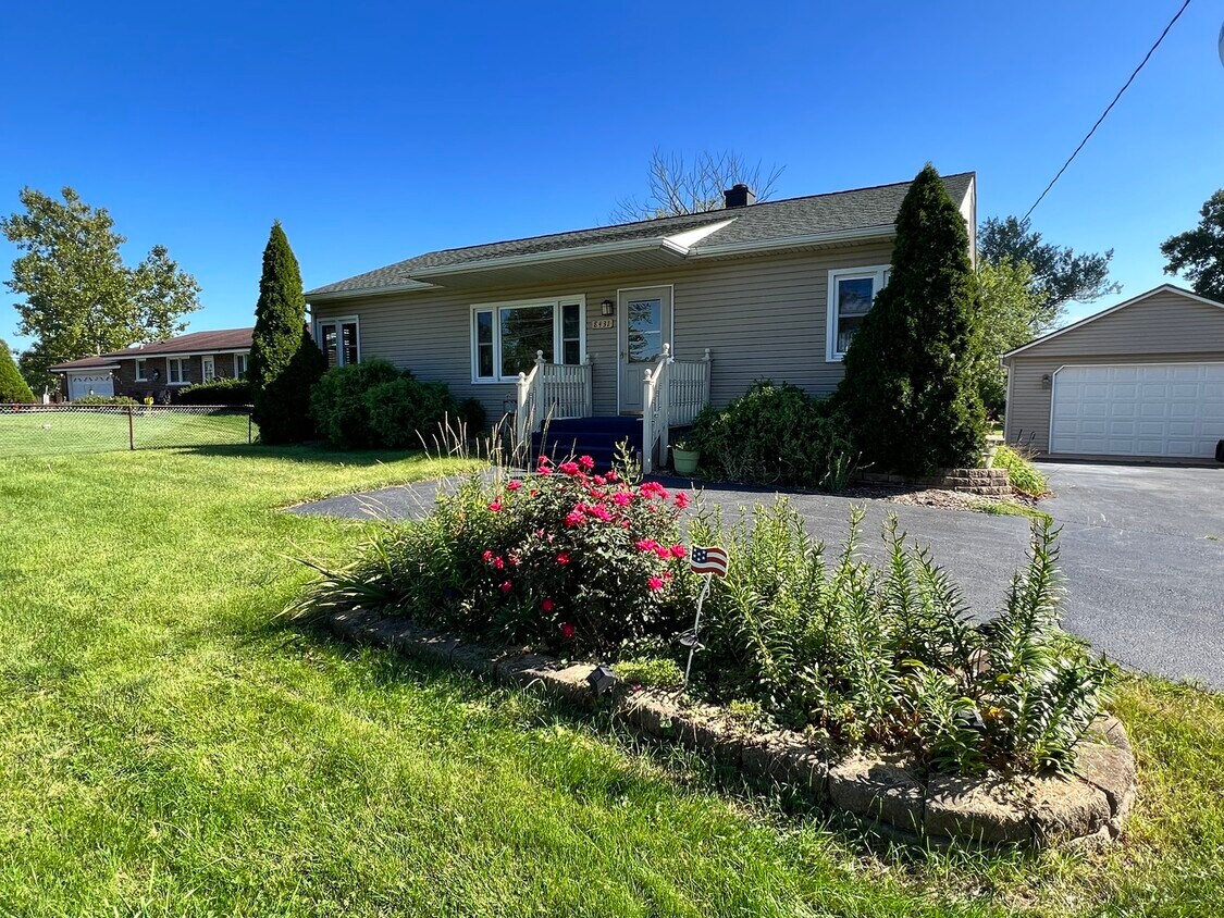 Foto principal - 8431 W 135th St