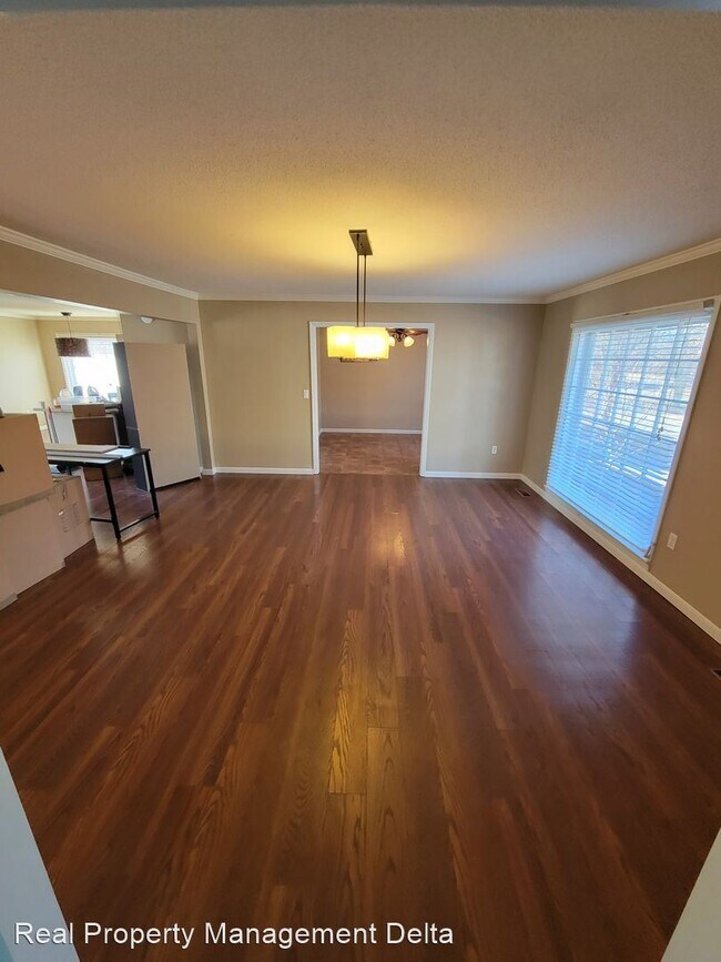 Foto del edificio - 3 br, 2.5 bath House - 304 University Dr.