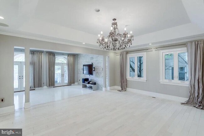 Foto del edificio - 4611 Charleston Terrace NW