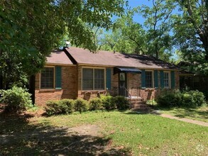 Building Photo - 315 W Lee St
